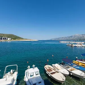 https://aparthotel-tamarix.hotelinzadar.com