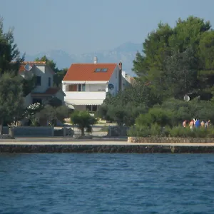 https://apartment-niko-vir.hotelinzadar.com